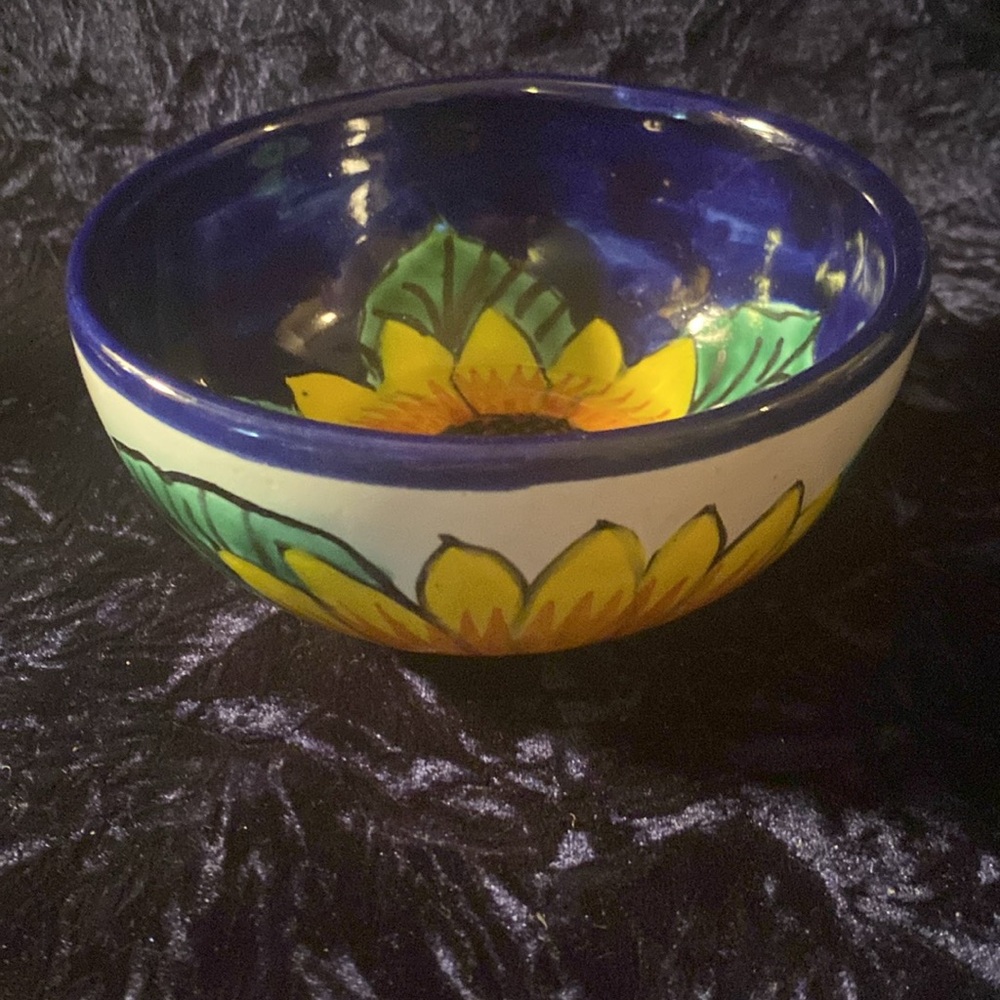 Talavera Hand-Painted Sunflower Bowl Lead Free - Picture 5 of 5